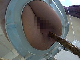 排泄嬢・美々　サンプル画像10